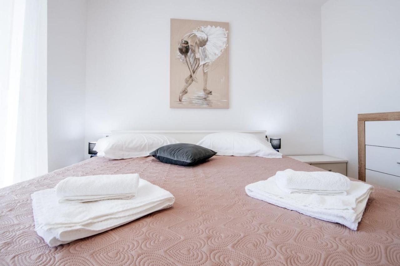 Crowonder Sun Dance Apartments With Heated Swimming Pool Seaview And Garden Sveti Filip i Jakov Εξωτερικό φωτογραφία