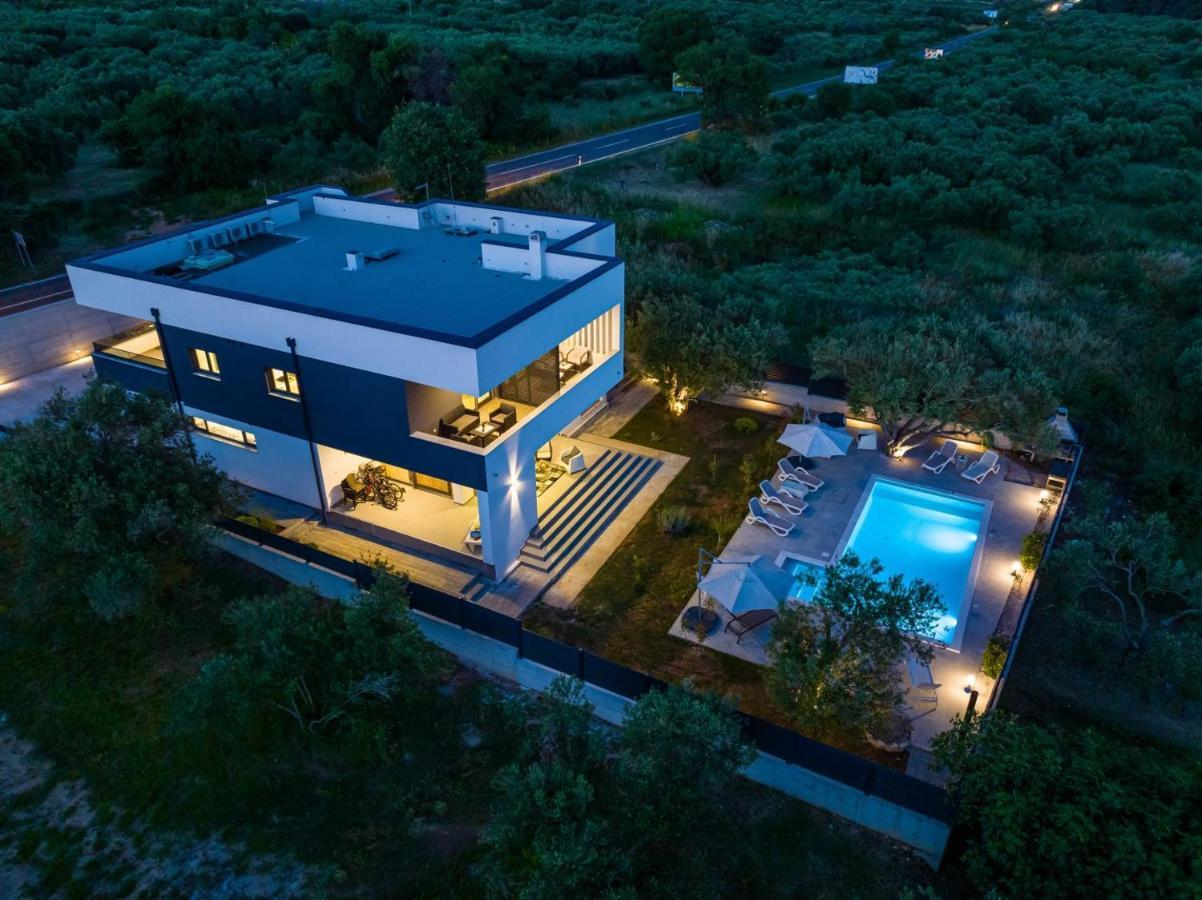 Crowonder Sun Dance Apartments With Heated Swimming Pool Seaview And Garden Sveti Filip i Jakov Εξωτερικό φωτογραφία
