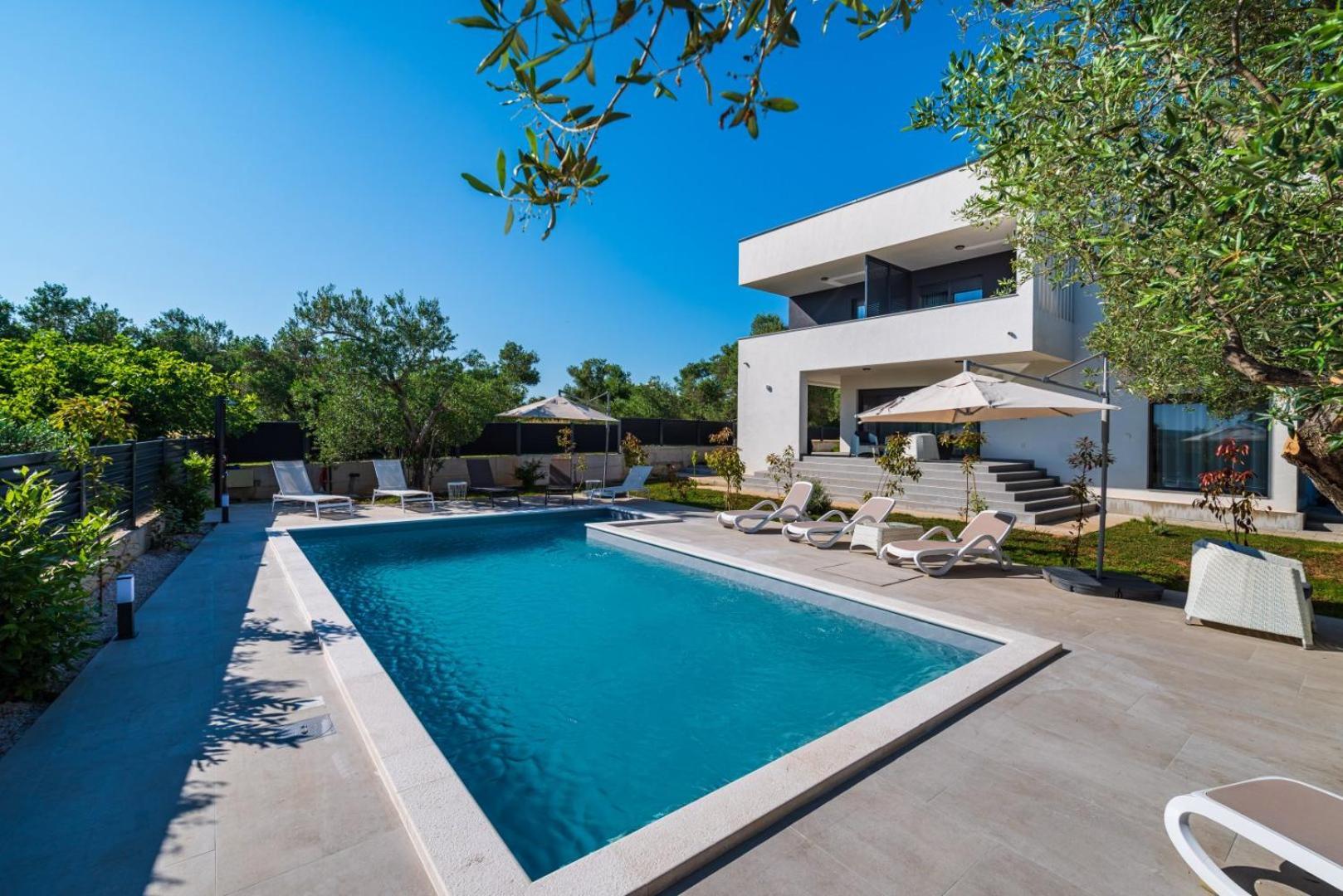 Crowonder Sun Dance Apartments With Heated Swimming Pool Seaview And Garden Sveti Filip i Jakov Εξωτερικό φωτογραφία