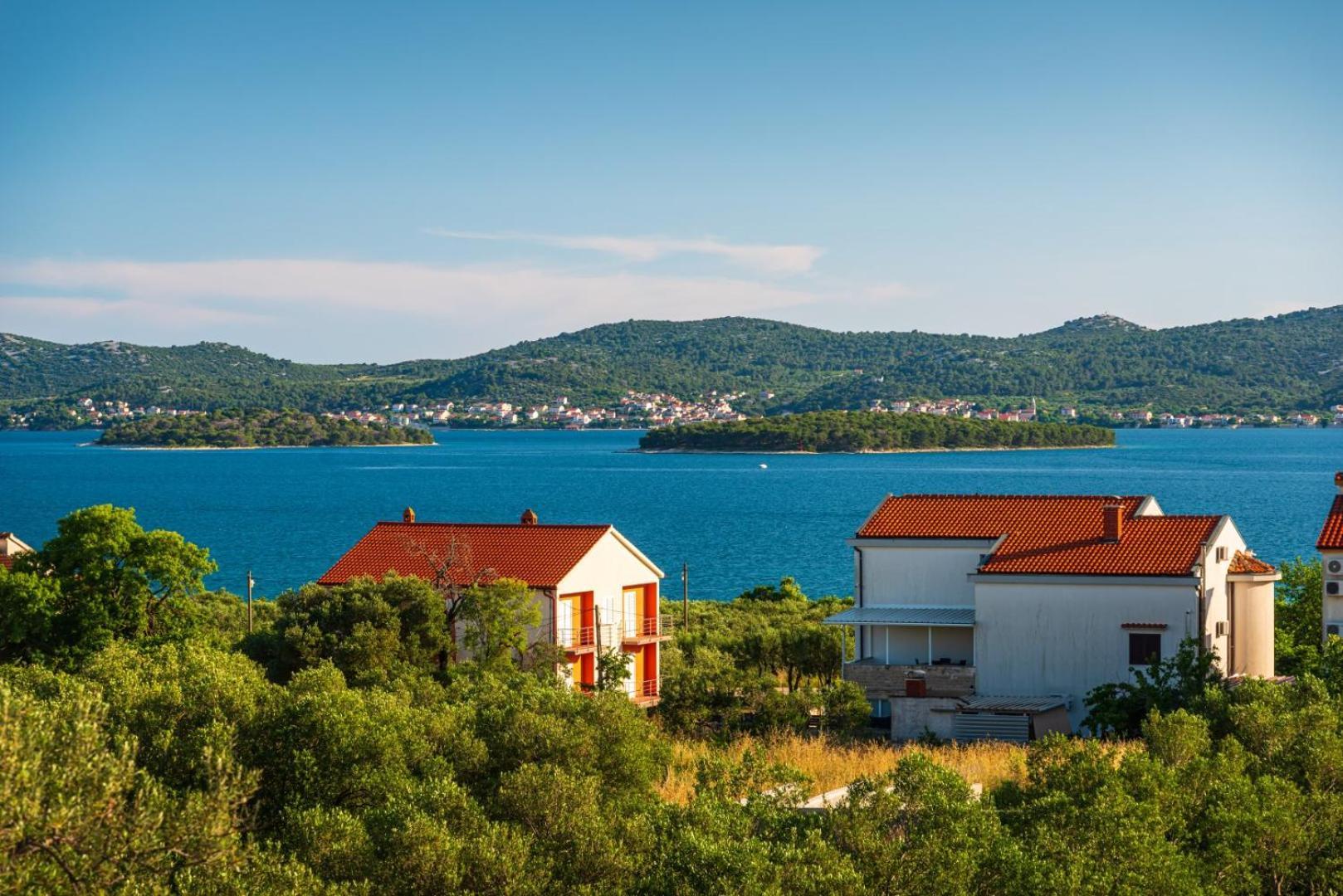 Crowonder Sun Dance Apartments With Heated Swimming Pool Seaview And Garden Sveti Filip i Jakov Εξωτερικό φωτογραφία
