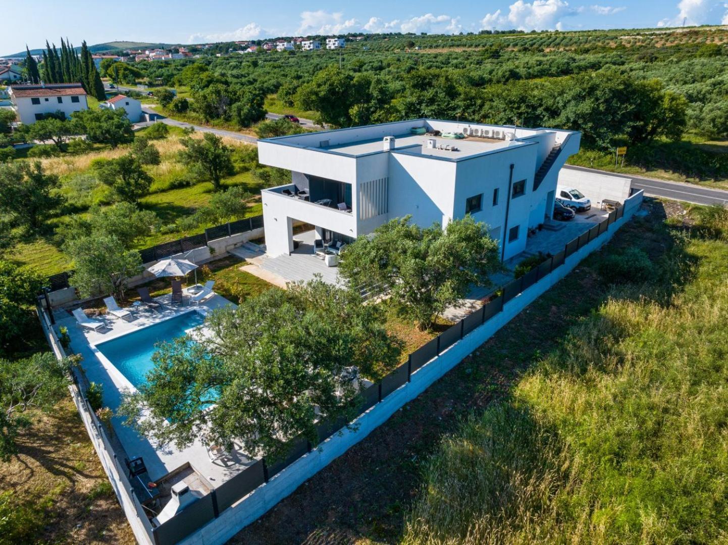 Crowonder Sun Dance Apartments With Heated Swimming Pool Seaview And Garden Sveti Filip i Jakov Εξωτερικό φωτογραφία
