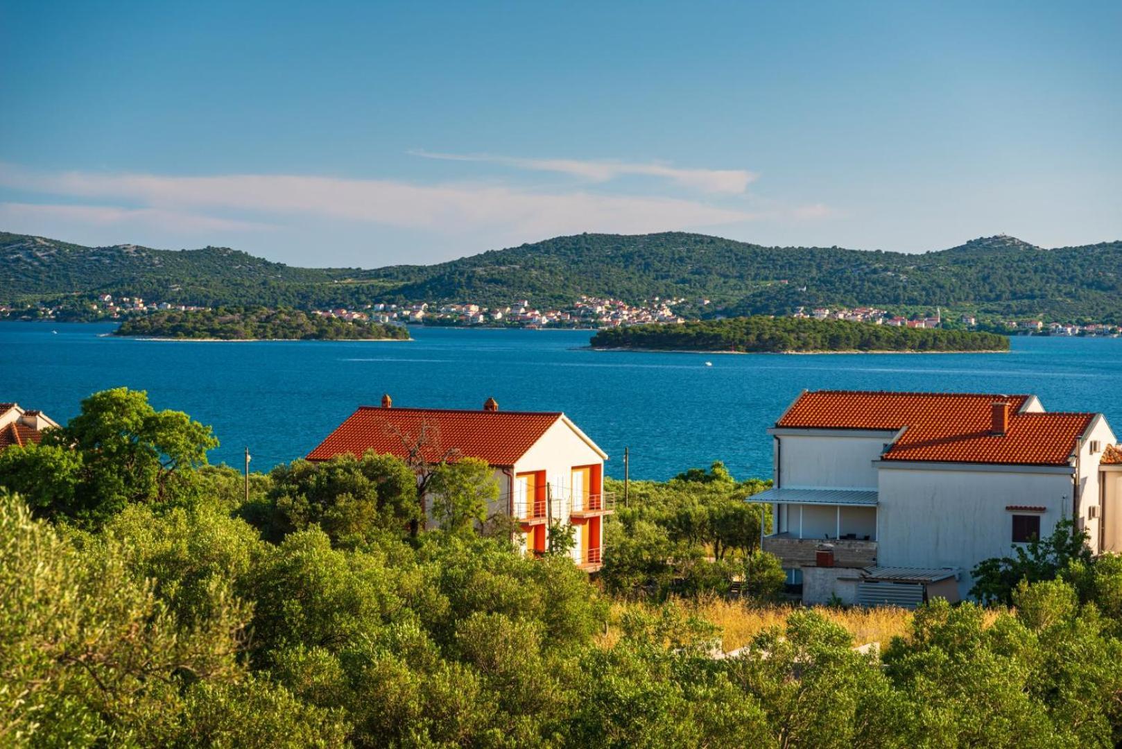 Crowonder Sun Dance Apartments With Heated Swimming Pool Seaview And Garden Sveti Filip i Jakov Εξωτερικό φωτογραφία